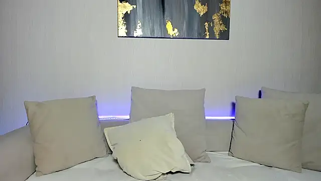 Snapshot of Mia_Callme chatting on November 2025 07:13:01 PM Mia Callme online show from November 2025 07:13:01 PM