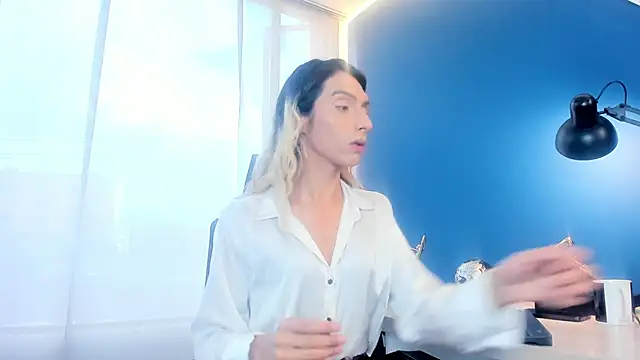 Victoria Badgal  online show from November 2025 08:25:02 PM