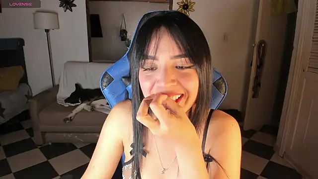 Miss Nicole online show from March 2025 04:45:02 AM