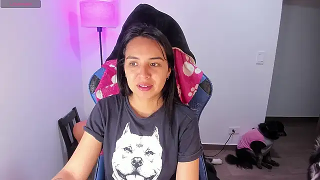 Miss Nicole online show from November 2025 08:33:02 PM