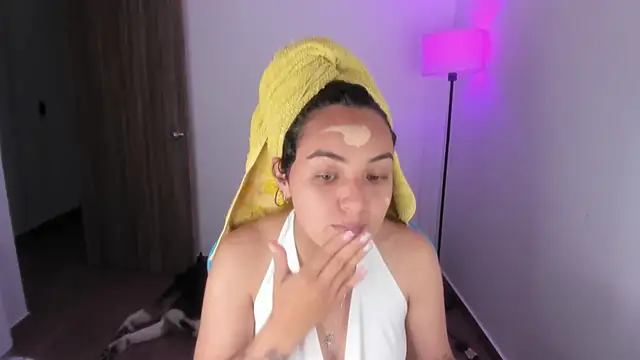 Miss Nicole online show from December 2025 02:06:02 AM