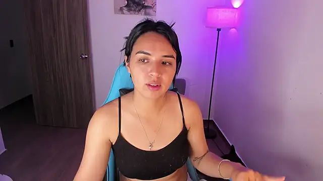 Miss Nicole online show from March 2026 07:03:01 PM