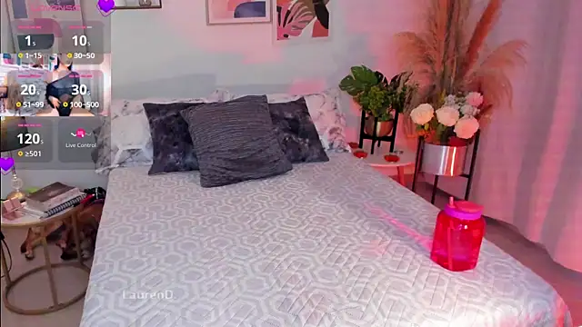 Snapshot of Misslaurenn chatting on March 2025 10:34:02 PM Misslaurenn online show from March 2025 10:34:02 PM