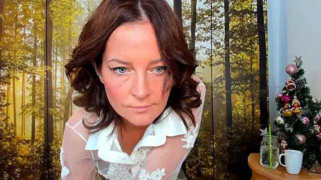 Snapshot of ViciousSiren chatting on December 2025 06:19:01 AM ViciousSiren online show from December 2025 06:19:01 AM