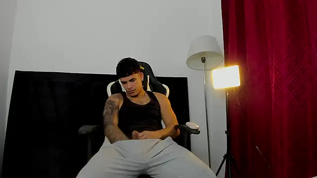 Snapshot of Evan_stoner chatting on October 2025 04:10:02 AM Evan stoner online show from October 2025 04:10:02 AM