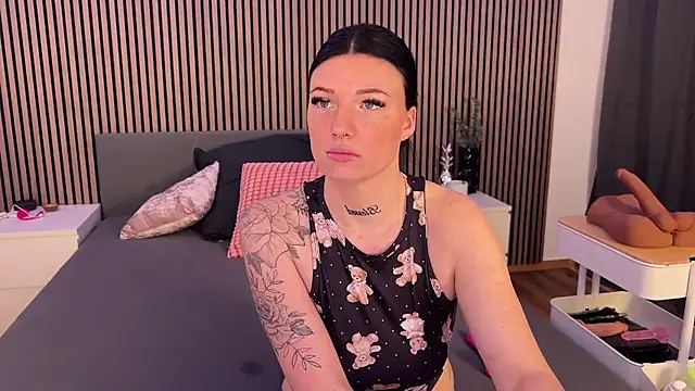 Snapshot of LizaRoxx chatting on February 2025 07:37:02 PM LizaRoxx online show from February 2025 07:37:02 PM