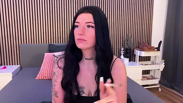 Snapshot of LizaRoxx chatting on March 2025 06:44:02 PM LizaRoxx online show from March 2025 06:44:02 PM