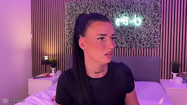 Snapshot of LizaRoxx chatting on September 2025 09:47:02 PM LizaRoxx online show from September 2025 09:47:02 PM