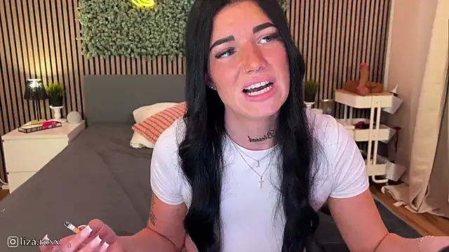 Snapshot of LizaRoxx chatting on September 2025 07:05:01 PM LizaRoxx online show from September 2025 07:05:01 PM