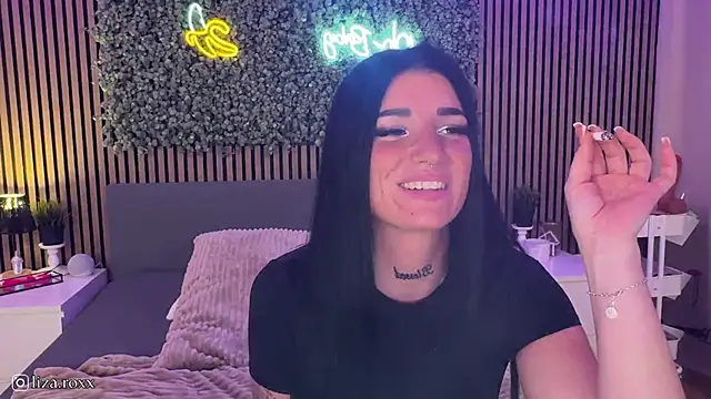 Snapshot of LizaRoxx chatting on October 2025 07:14:01 PM LizaRoxx online show from October 2025 07:14:01 PM