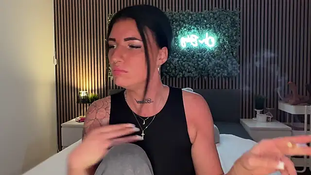 Snapshot of LizaRoxx chatting on November 2025 08:13:02 PM LizaRoxx online show from November 2025 08:13:02 PM