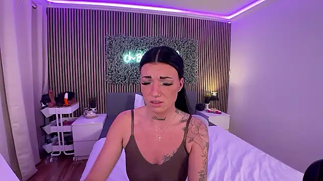 Snapshot of LizaRoxx chatting on January 2026 09:51:01 PM LizaRoxx online show from January 2026 09:51:01 PM