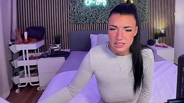 Snapshot of LizaRoxx chatting on January 2026 09:28:02 PM LizaRoxx online show from January 2026 09:28:02 PM