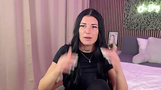 Snapshot of LizaRoxx chatting on February 2026 09:35:01 PM LizaRoxx online show from February 2026 09:35:01 PM