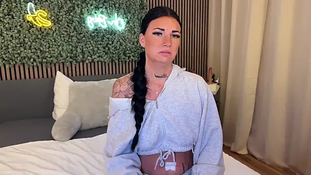 Snapshot of LizaRoxx chatting on February 2026 12:14:02 AM LizaRoxx online show from February 2026 12:14:02 AM