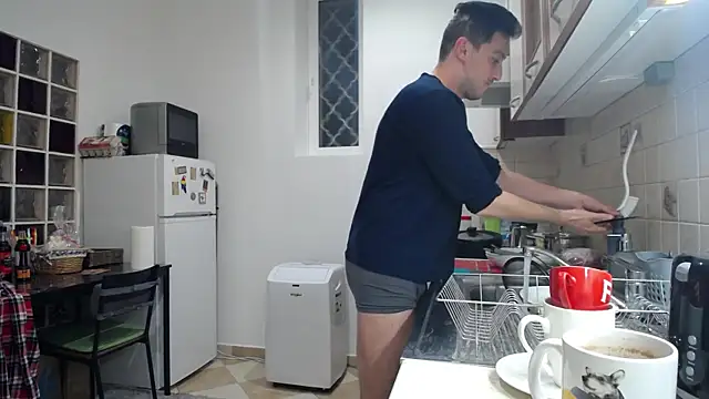 SQUIRRRTER online show from April 2026 04:12:02 PM