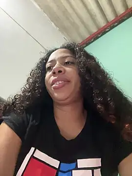 Snapshot of Miley_and_Vash chatting on December 2024 11:25:01 PM Miley and Vash online show from December 2024 11:25:01 PM