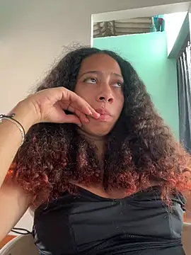 Snapshot of Miley_and_Vash chatting on January 2025 07:59:02 PM Miley and Vash online show from January 2025 07:59:02 PM