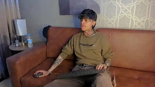 AcidMilo online show from December 2024 01:00:01 PM