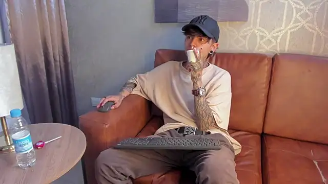 AcidMilo online show from December 2024 04:06:01 PM