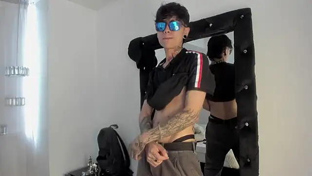 AcidMilo online show from December 2024 04:06:01 PM