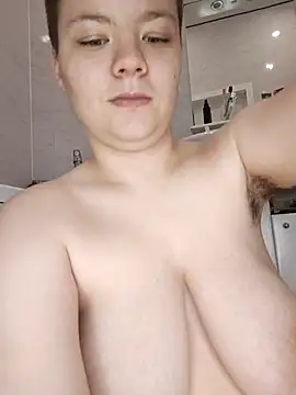 Snapshot of GoldMelissa chatting on October 2025 10:42:01 PM GoldMelissa online show from October 2025 10:42:01 PM