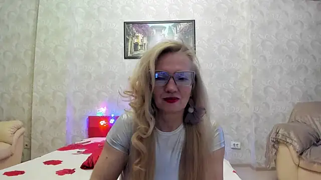 TrueFoxyyy online show from April 2026 04:26:01 PM