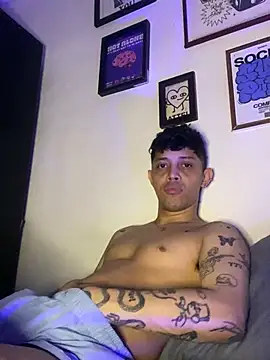 Snapshot of tonysexyboy chatting on December 2024 04:34:02 AM tonysexyboy online show from December 2024 04:34:02 AM