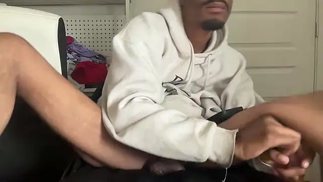 Snapshot of trueking01 chatting on October 2025 07:34:02 PM trueking01 online show from October 2025 07:34:02 PM