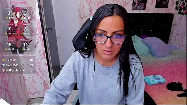 Snapshot of alma_blue chatting on February 2025 07:38:02 PM alma blue online show from February 2025 07:38:02 PM