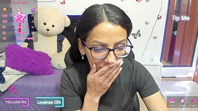 Snapshot of alma_blue chatting on November 2025 10:32:01 PM alma blue online show from November 2025 10:32:01 PM