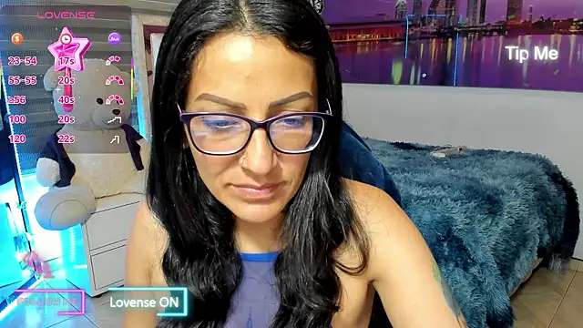 Snapshot of alma_blue chatting on February 2026 10:30:01 PM alma blue online show from February 2026 10:30:01 PM