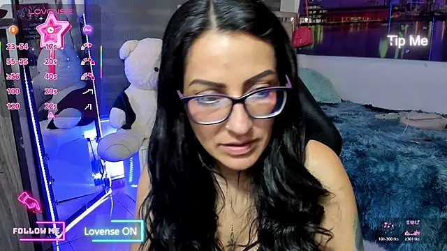 Snapshot of alma_blue chatting on February 2026 11:43:02 PM alma blue online show from February 2026 11:43:02 PM