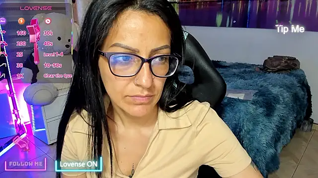 Snapshot of alma_blue chatting on February 2026 10:27:02 PM alma blue online show from February 2026 10:27:02 PM