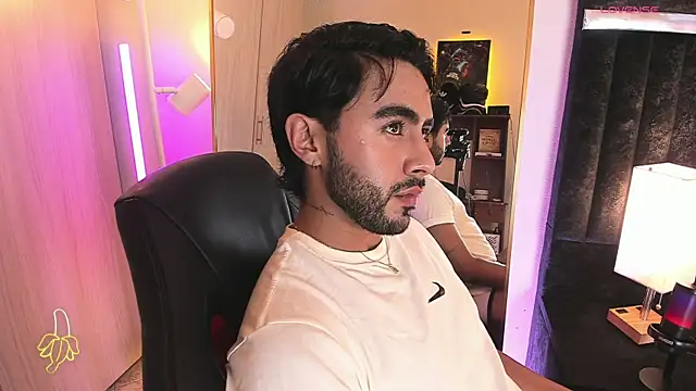 ItsMeEros online show from May 2026 11:00:02 PM