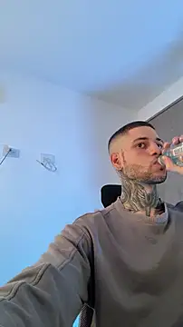  jamesleandros1 online show from February 2026 04:01:01 PM