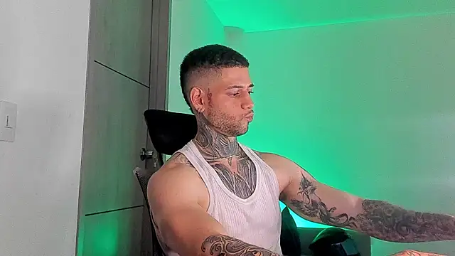 Snapshot of _jamesleandros1 chatting on May 2026 01:47:02 AM jamesleandros1 online show from May 2026 01:47:02 AM