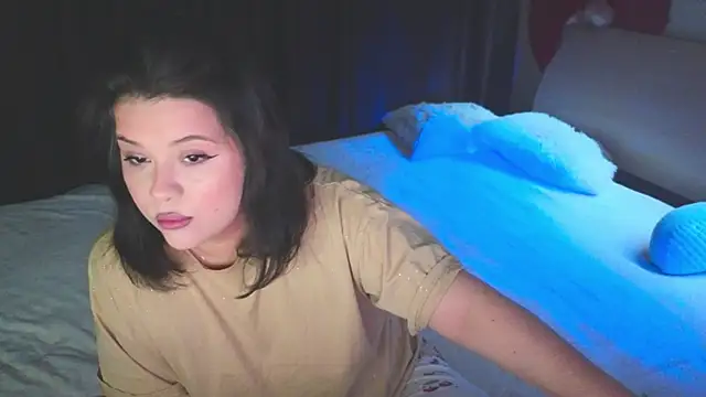 Snapshot of Malika_uAngel chatting on December 2025 09:43:01 PM Malika uAngel online show from December 2025 09:43:01 PM