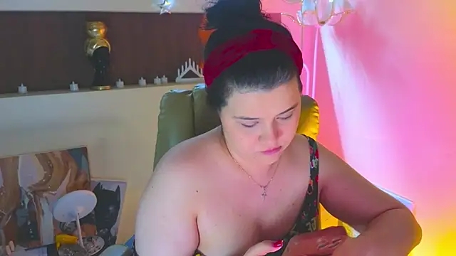 Snapshot of Malika_uAngel chatting on April 2026 06:24:02 PM Malika uAngel online show from April 2026 06:24:02 PM