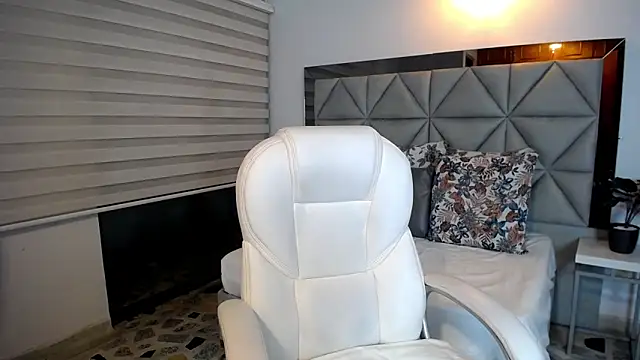 Snapshot of nana_levy chatting on January 2025 03:51:02 AM nana levy online show from January 2025 03:51:02 AM