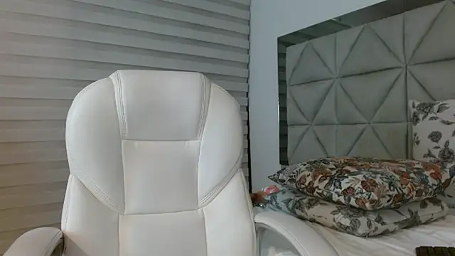 Snapshot of nana_levy chatting on March 2025 09:50:01 AM nana levy online show from March 2025 09:50:01 AM