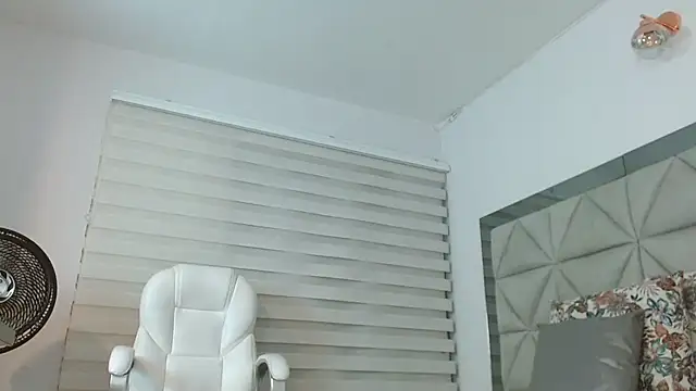 Snapshot of nana_levy chatting on March 2025 09:12:02 AM nana levy online show from March 2025 09:12:02 AM