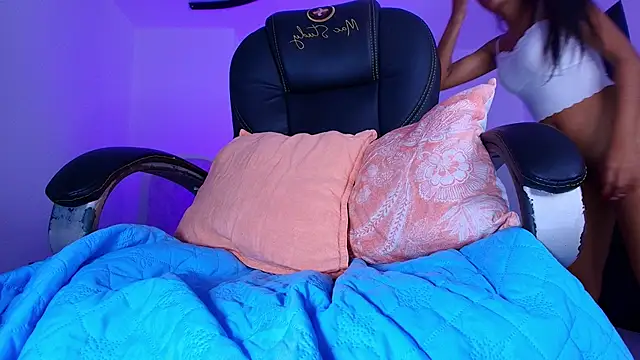 naomi kyse online show from May 2026 03:02:01 AM