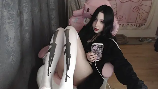 Holy420lolii online show from January 2025 06:41:02 PM