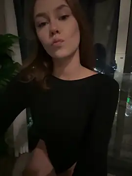 Snapshot of Meow_Sophie chatting on February 2025 03:29:01 PM Meow Sophie online show from February 2025 03:29:01 PM