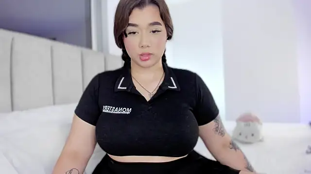 Foxxy222  online show from December 2024 12:50:01 AM