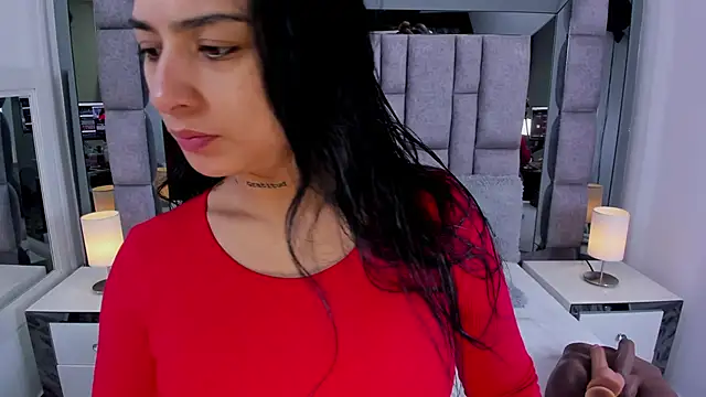 EMMAHILL1 online show from May 2026 11:05:02 AM