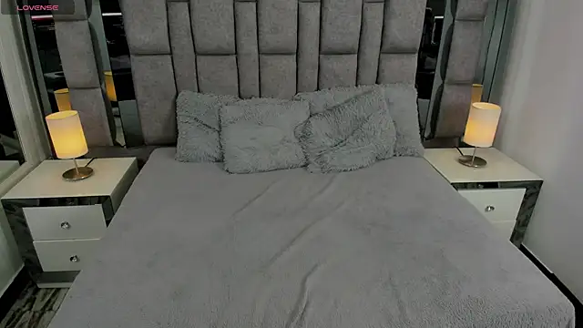 EMMAHILL1 online show from May 2026 11:17:01 AM