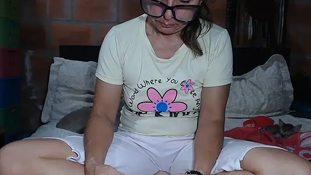 DevoraAmateur online show from June 2026 12:37:01 PM