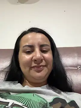 Abril Luv online show from February 2026 01:23:01 AM